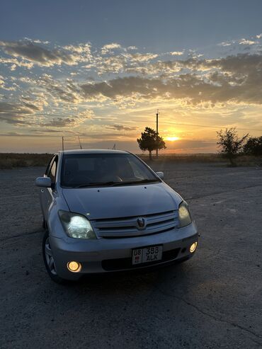 Toyota: Toyota ist: 2002 г., 1.5 л, Автомат, Бензин, Хэтчбэк