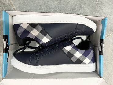 кроссовки 43 размер: Эркектердин кроссовкасы, 43, Burberry, Жаңы, түсү - Көк, Өзү алып кетүү, Акылуу жеткирүү