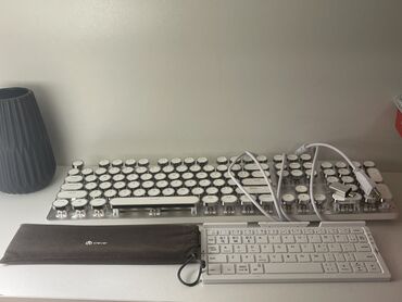 блютуз клавиатуру apple: Продаются две клавиатуры ВМЕСТЕ за 3000с 1. механическая 104 клавиши