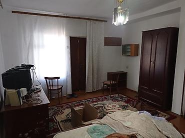 Продажа коттеджей и домов: Продается дом в центре города с земельным участком 4,7 сотки по — 17