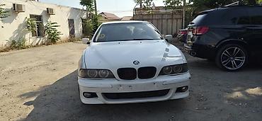 bmw e39 qapı: BMW 5 Series E39 sedan – ağ rəng Xüsusiyyətlər: - Korpus: 4 qapılı — 1