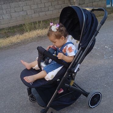 удобные коляски для новорожденных: Коляска, цвет - Черный, Б/у