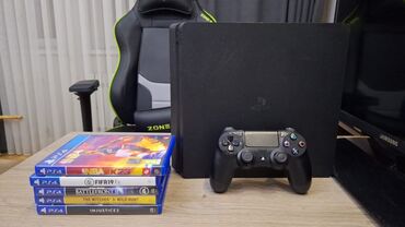 sony playstation 3 300gb: Продаю игровую приставку-Sony PS4 slim 1тб В комплекте идут игры