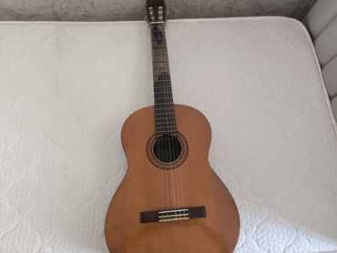 акустическая гитара ямаха: Классическая гитара 4/4 бренда Yamaha, модель С40 - Тип: нейлоновая