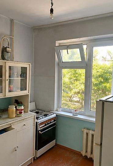 5мкр: Собственник.г Бишкек Продается в 5ом мкр 3-комнатная квартира, на 2ом — 4