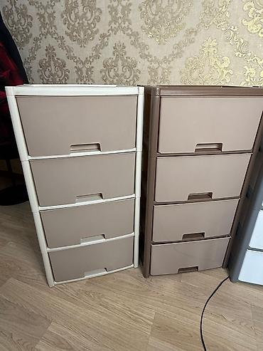 Комоды для одежды: Пластиковый комод с пятью выдвижными ящиками белого цвета и салатовым — 25