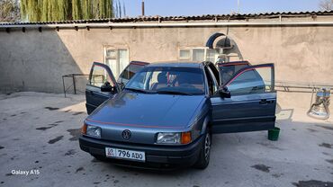 запчасти rav4: Volkswagen Passat: 1988 г., 1.8 л, Механика, Бензин, Седан