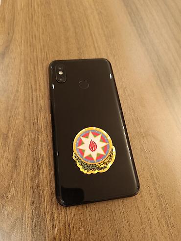 mi kamera: Xiaomi Mi 8, 128 GB, rəng - Qara, 
 İki sim kartlı — 2