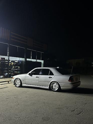 mercedes benz e250: Mercedes-Benz C-Class: 2.3 l | 1998 il Sedan — 4
