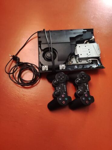 PS3 (Sony PlayStation 3): Plesdeyşin 3 bide uz krisqasi sinib Demeli bele 500 GB yadasnan termo