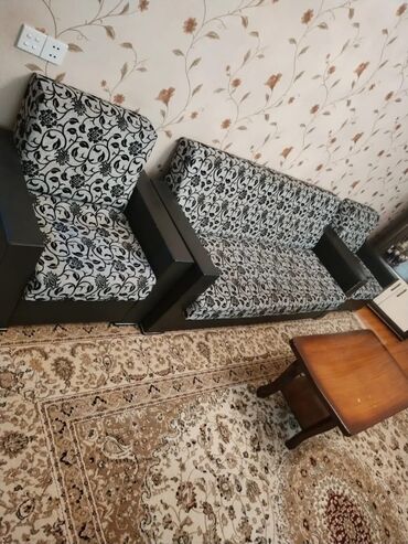 диван и 2 кресла мягкая мебель: İşlənmiş, Divan, 2 kreslo, Bazalı, Açılan