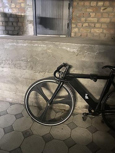 gray fixed gear: Фиксед-гир/трековый велосипед тормозом - Рама: алюминиевая/стальная — 1