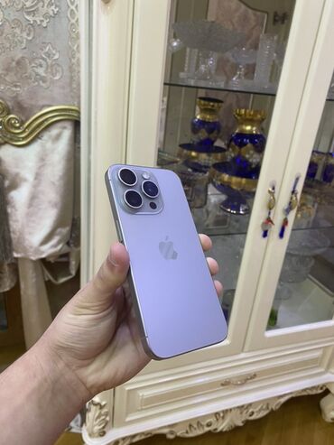 iphone cs: IPhone 15 Pro, Gümüşü, Face ID