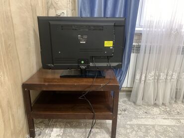 телевизор чангхонг: Телевизор HKC, диагональ около 32–37" (по габаритам корпуса). Плоская