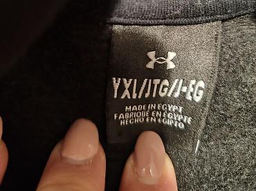 Duksevi: Under Armour dukserica s kapuljačom – model sa grafikom planine - — 2