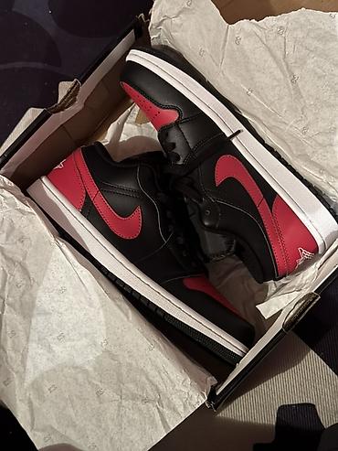 red wings: Мужские кроссовки, 41, Air Jordan, Новый, цвет - Красный, Самовывоз, Платная доставка — 1
