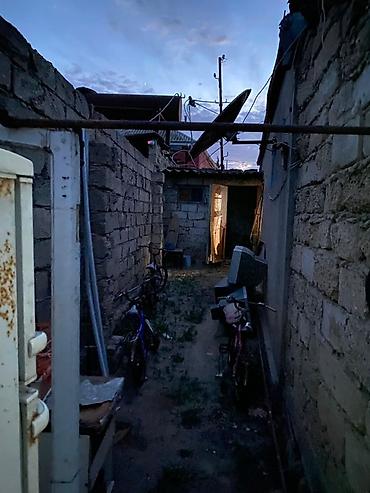 Həyət evləri və villalar: 🏡 Satılır – 16 sot həyət evi 📍 Ünvan: Köhnə Suraxanı ✅ Həyətdə — 10