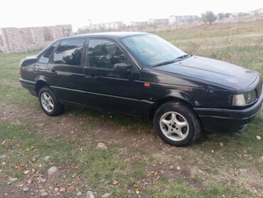 сидения от автобуса: Volkswagen Passat: 1989 г., 1.8 л, Механика, Газ, Седан