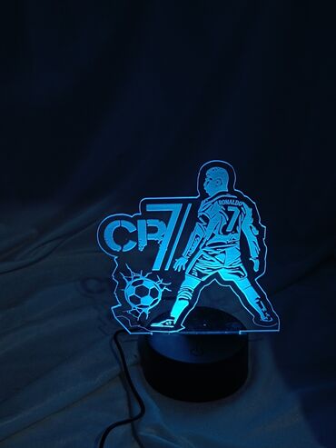 Oyuncaqlar: Suvenır qelem, karandaş qabı.futbolcularin fiqurui ile.Futbolcu — 14