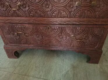 Stilski radni stolovi: Sekreter rucni rad duborez u odlicnom stanju. Visina105 cm Sirina83cm na lalafo.rs — 5 Stilski radni stolovi: Sekreter rucni rad duborez u odlicnom stanju. Visina105 cm Sirina83cm — 5