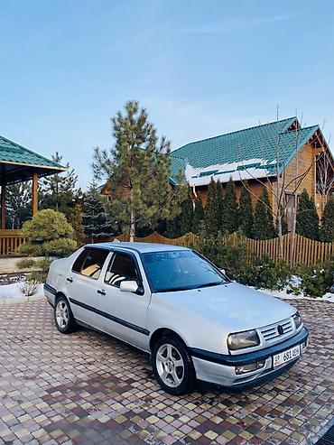 Volkswagen: Volkswagen Vento: 1993 г., 1.8 л, Механика, Бензин, Седан — 2