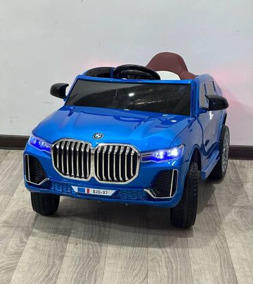 Manejlər: BMW X7 Style YENİ qara lak – BMW X7 üslubunda 2 motorlu uşaq