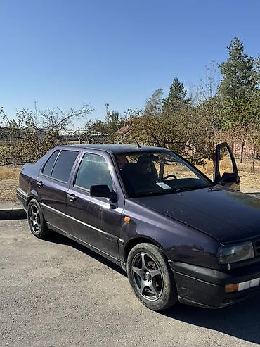 Volkswagen: Volkswagen Vento: 1995 г., 1.8 л, Механика, Бензин, Седан — 6