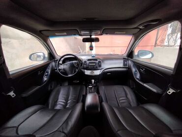 hundai h100: Hyundai Elantra: 2 l | 2009 il Sedan