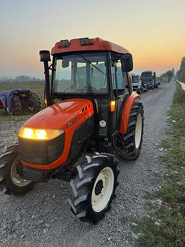 3s gte: Трактор Daedong DK500 с закрытой кабиной. Компактный — 1