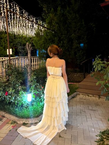 коктейльное платье с открытой спиной: Вечернее платье, Пышное, Длинная модель, Без рукавов, Открытая спина