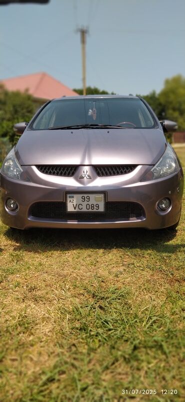 Mitsubishi: Mitsubishi Grandis: 2.4 l | 2003 il 320000 km Van/Minivan — 2