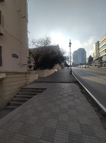 Mənzillər: Yasamal, 3 otaqlı, Yeni tikili, m. Elmlər Akademiyası, 75 kv. m — 2