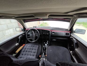 Volkswagen: Volkswagen Golf: 1993 г., 1.8 л, Механика, Бензин
