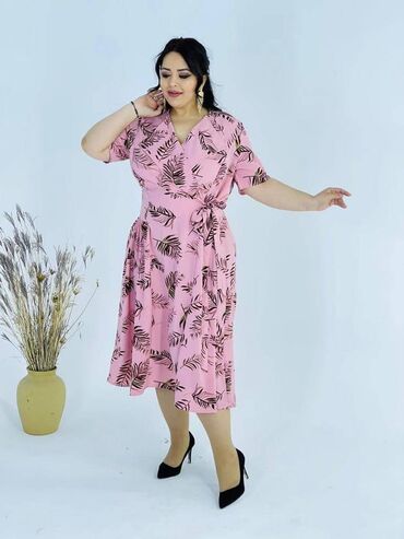 Повседневные платья: Платье.
в стиле max mara .
размеры: 52.
Платная доставка по городу — 8