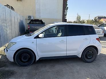 Toyota Ist: 2003 г., 1.3 л, Автомат, Бензин, Хэтчбэк
