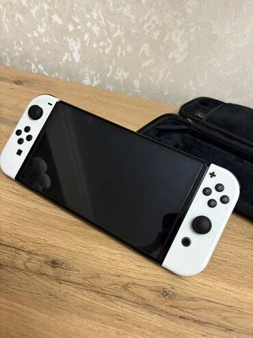 Nintendo Switch: Nintendo SWITCH satılır tam ideal vezyetde konrolleride var icinde