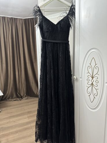 черное вечернее платье: Вечернее платье