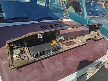 Auto delovi: Instrument tabla Lada 2107 Riva, Lada 2104 Karavan br.3. Polovno — 7