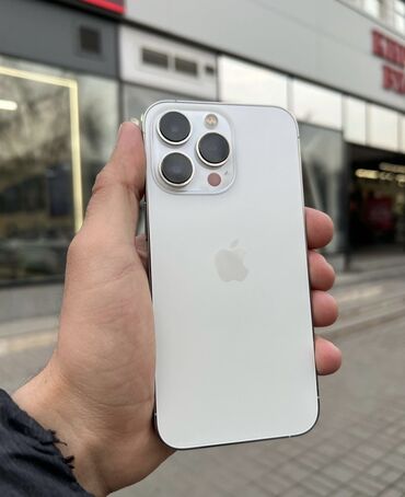 Apple iPhone: IPhone 13 Pro, Б/у, 512 ГБ, Белый, Защитное стекло, Чехол, 80 %