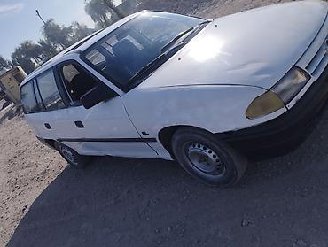 vw bora: Opel Astra: 1993 г., Механика, Бензин, Универсал — 2