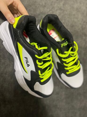 обувь для волейбола: Fila обувь из США, новые кроссовки размер 37. Продаем из-за того