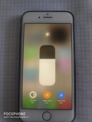 apple на запчасти: IPhone 8, Б/у, 64 ГБ, Белый, Зарядное устройство, Чехол, 100 %