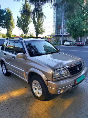 Suzuki: Suzuki Grand Vitara: 2004 г., 2.5 л, Механика, Бензин, Внедорожник