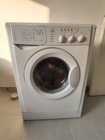 купить стиральную машину в кредит: Стиральная машина Indesit, Б/у, Автомат, До 5 кг, Компактная