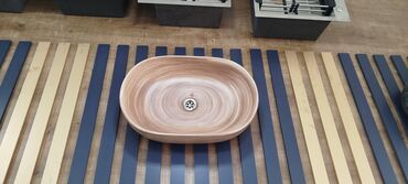 Kabrolar: Masaüstü quraşdırılan oval lavabo - Material: keramika - Rəng və