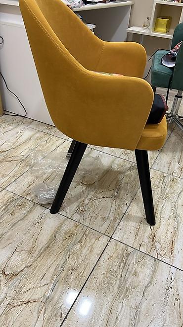 taxta biti: Mebel dəstindən müxtəlif model yumşaq yemək otağı/kafe stulları və bir — 2