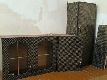 Mətbəx mebeli: Hamisi satılır 150 Azn
Mebel üst, Alt + qaz peçi 

+ Moyka hediye