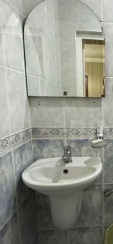 Divar tipli vanna otağı lavabosu və güzgü komplekti - Kompakt