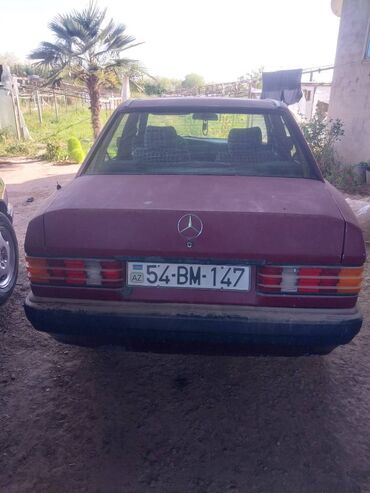 mercedes maşın: Mercedes-Benz 190 (W201): 1.8 l | 1990 il Sedan