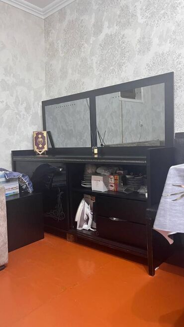 Qonaq otağı dəstləri: Komod
